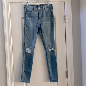 HOLLISTER HIGH RISE SUPER SKINNY SOFT STRETCH JEANS. Bundle2Save. 7L